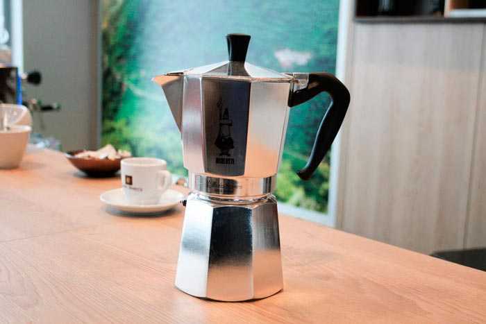 Капельная кофеварка: гейзерные - принцип работы и отличие от капельных, какая лучше для дома, достоинства и минусы, в чем различие