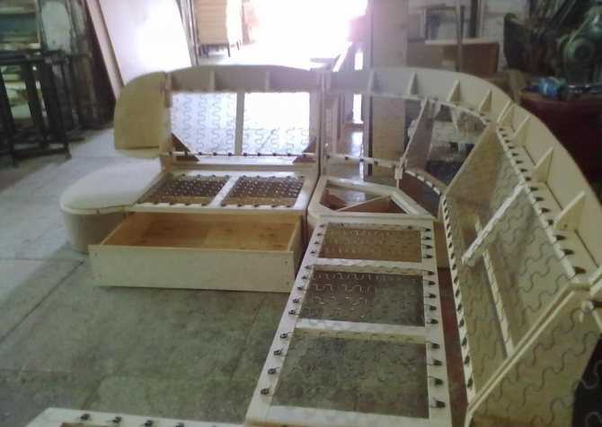 Диван своими руками: удобные и практичные модели диванов Бескаркасный диван-трансформер, выкатной диван-книжка – мастер-классы по изготовлению
