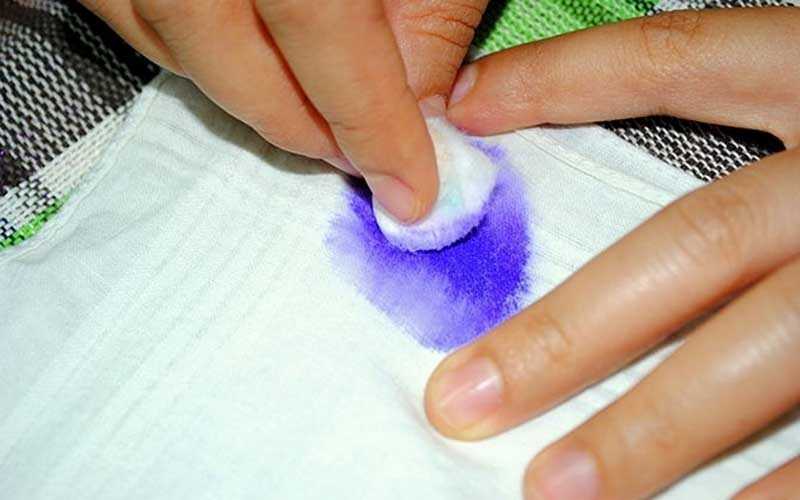 Чем отмыть чернила: как вывести пятно с одежды и поверхностей