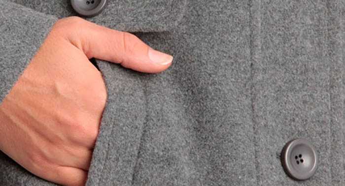 Как почистить драповое пальто в домашних условиях без стирки?