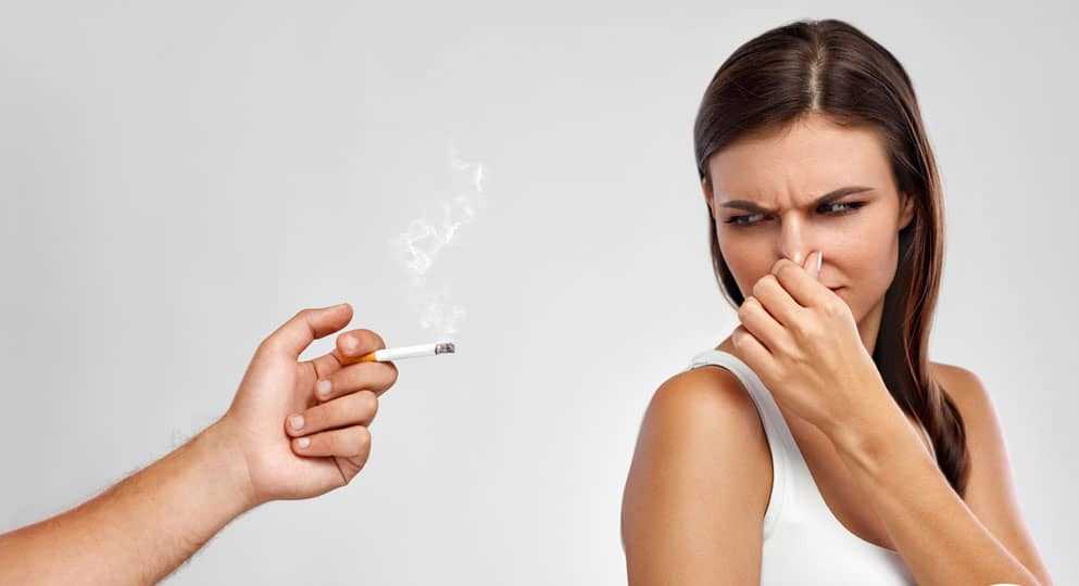 Как можно избавиться от запаха сигарет в квартире