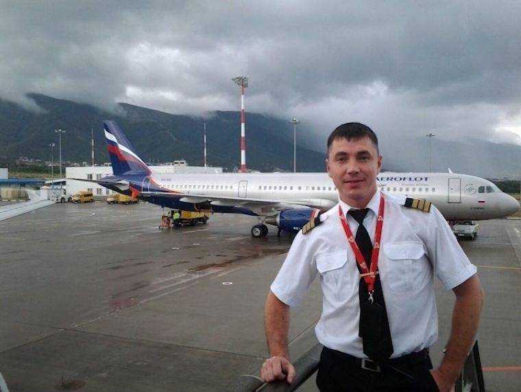 Пилот дамир юсупов: "сначала думали посадить самолет на одном двигателе" | православие и мир