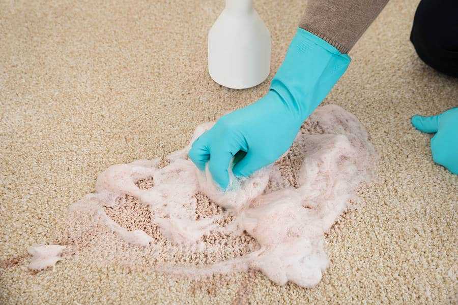 Как почистить ковролин и удалить сложные пятна в домашних условиях
