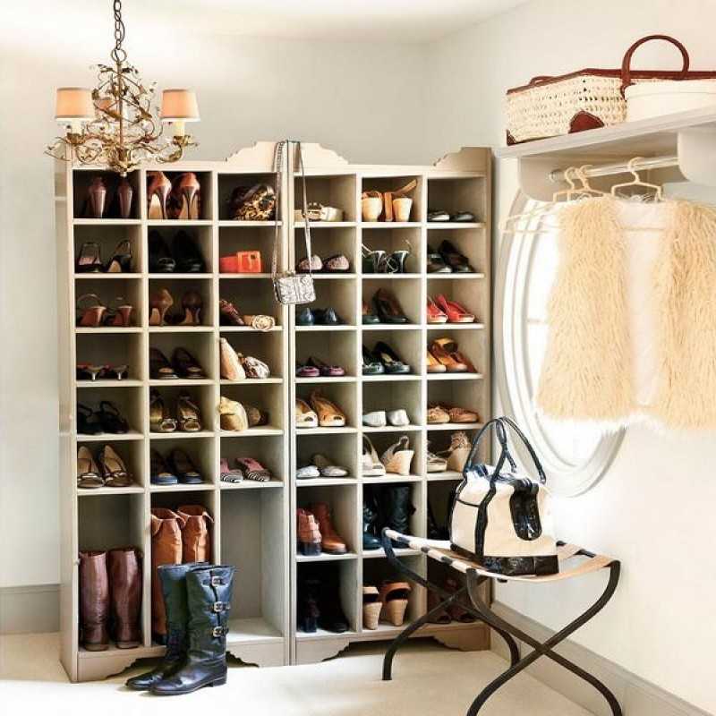 Как хранить обувь, если мало места?