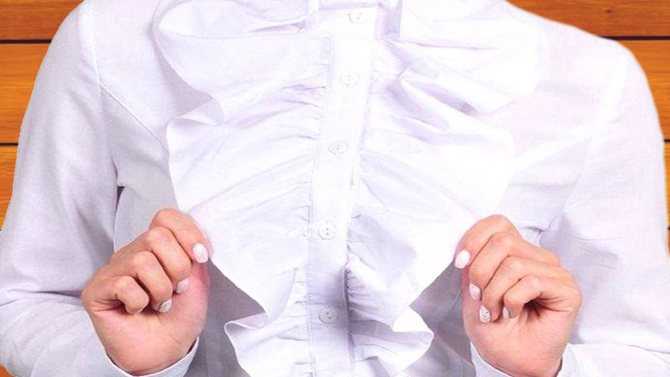 Как отбелить белую блузку, если она посерела?