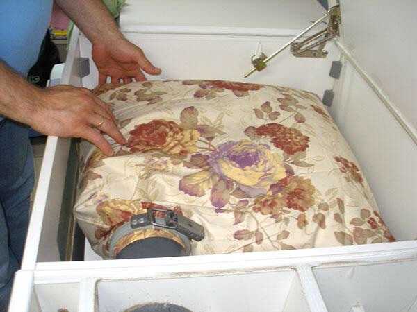Как стирать перьевые подушки