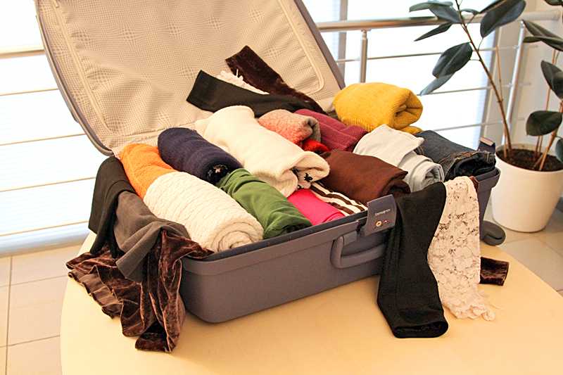 Как сложить в чемодан вещи, чтобы не помялись