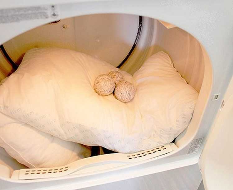 Чистка подушек из пера: как почистить пуховую подушку в домашних условиях без стирки? сухая реставрация оборудованием и аэрочистка