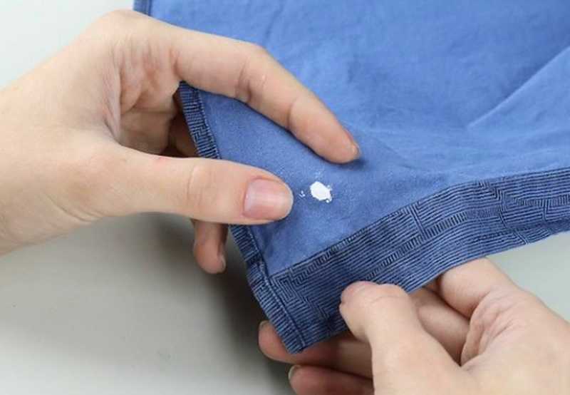 Чем отстирать корректор с одежды? как оттереть канцелярскую замазку с брюк, как отмыть «штрих» с ткани в домашних условиях, можно ли удалить пятно быстро
