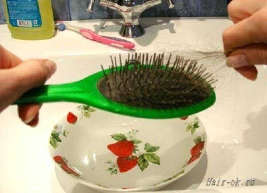 Как почистить расческу от волос и грязи в домашних условиях