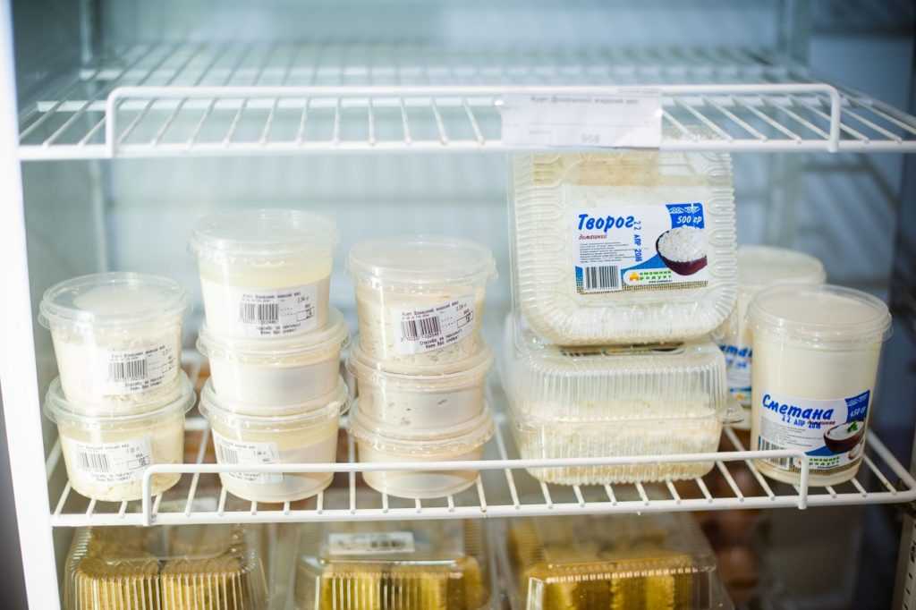 Как хранить сырники в холодильнике и морозилке, срок их хранения