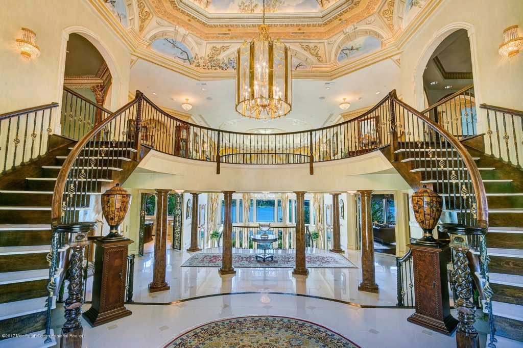 Роскошный особняк волочковой: как выглядит изнутри дом на рублевке за 2 млн долларов