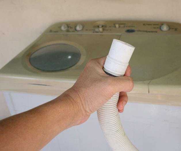 Как осуществить прочистку и поменять сливной шланг для стиральной машины lg?