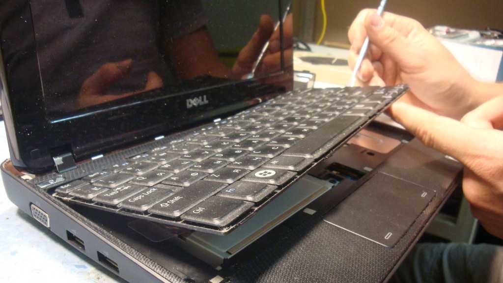 Чистим клавиатуру в домашних условиях