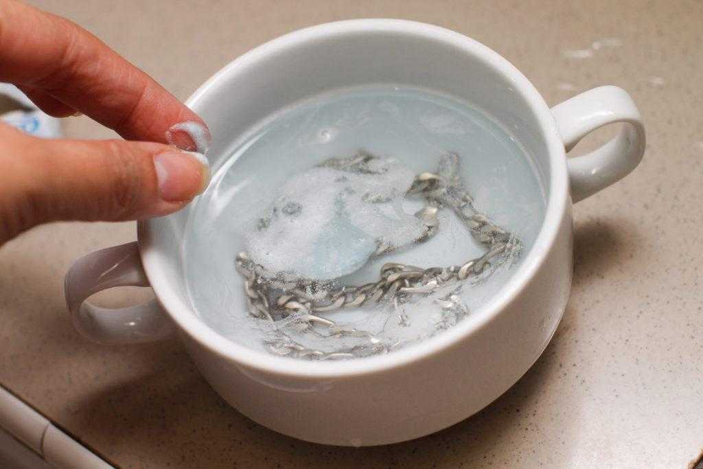 Топ-10 способов очистки серебра содой