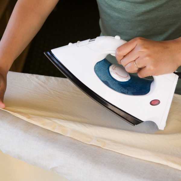 Несколько эффективных способов, как погладить кожаную юбку в домашних условиях