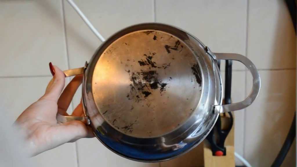Методы очистки кастрюли от пригоревшей пищи и нагара
