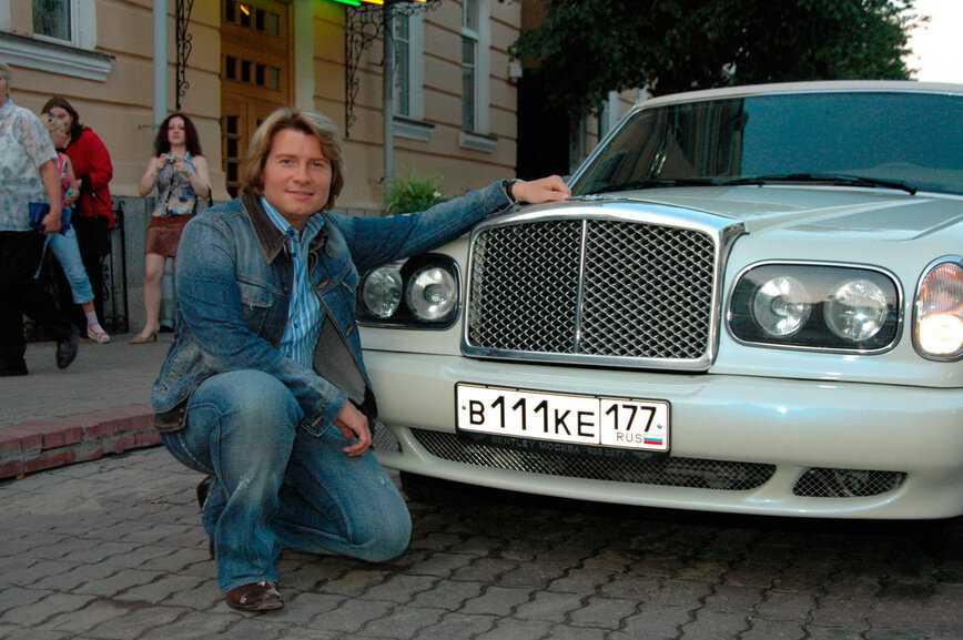 На каких машинах ездят российские звезды