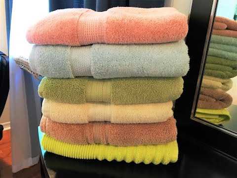 Чтобы махровые полотенца остались мягкими после стирки - добавляйте при стирке обычную соль. Стирать махру нужно при температуре не выше 40 градусов, кипятить нельзя.