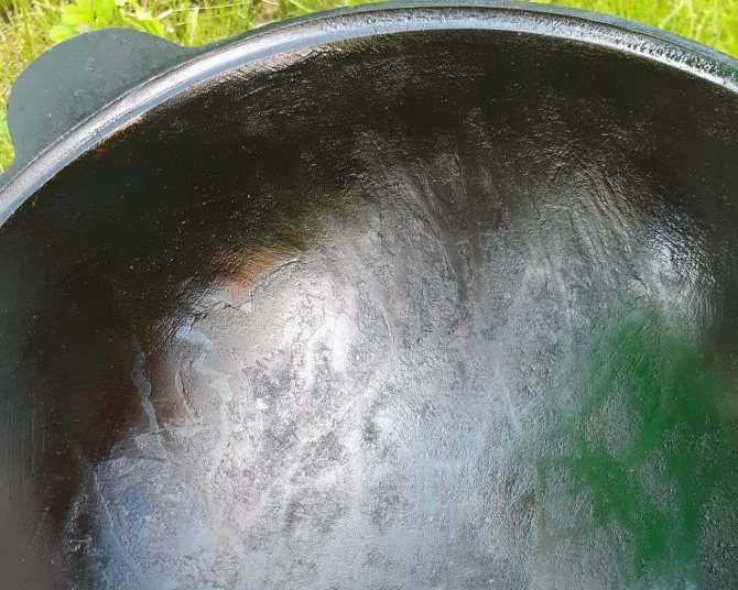 Подготовка чугунных сковородок к первому использованию: как обжечь или прокалить