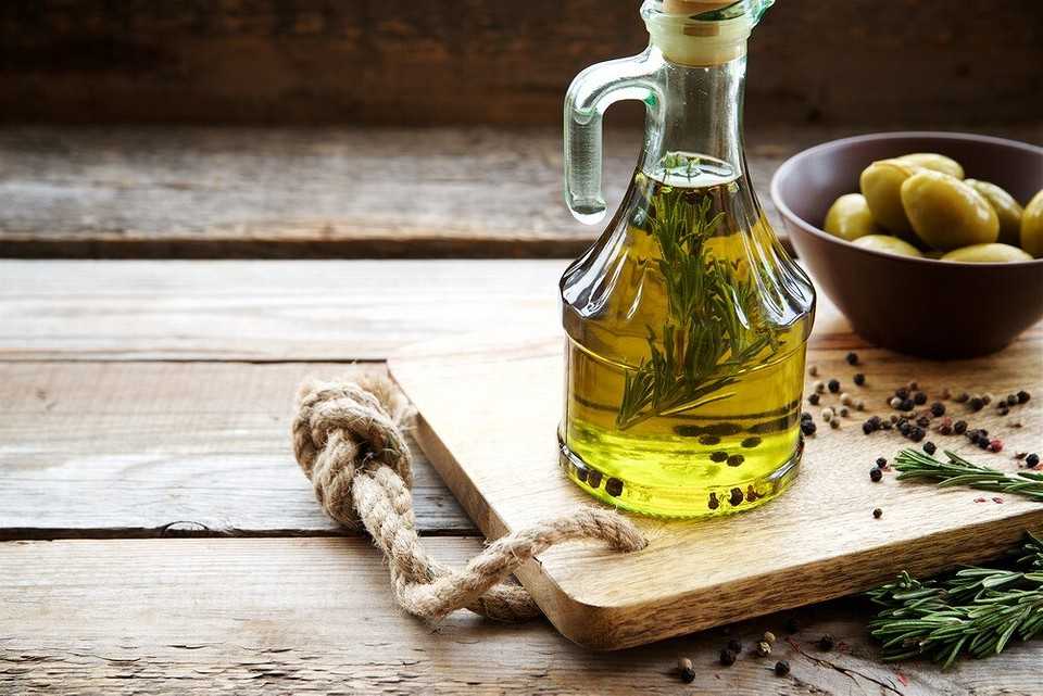 Как хранить льняное масло в бутылке после вскрытия: какой срок хранения ...