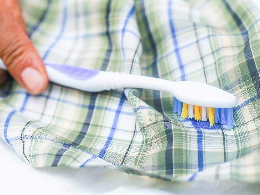 Как отстирать смолу с одежды — действенные способы для разных типов ткани