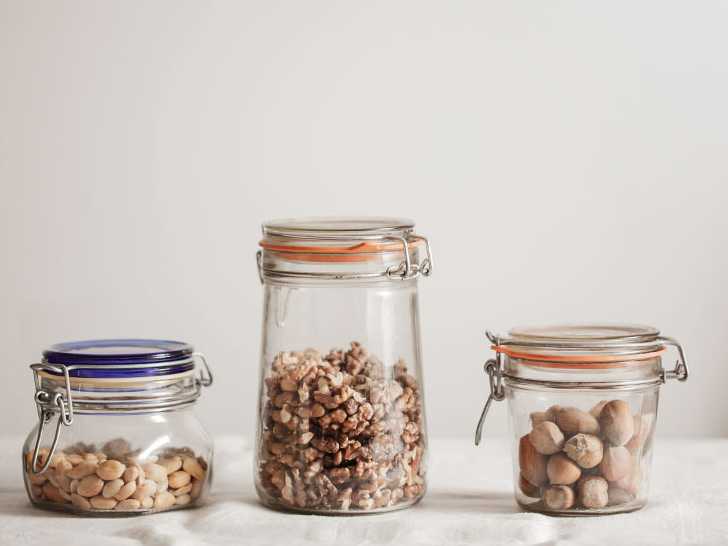 Как хранить очищенные грецкие орехи и орехи в скорлупе