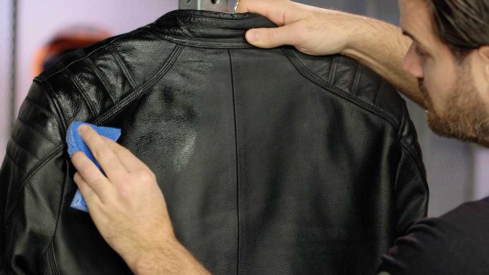 Как обновить кожаную куртку подручными и профессиональными средствами?