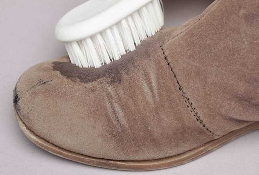 Как почистить светлую замшевую обувь: 10 советов