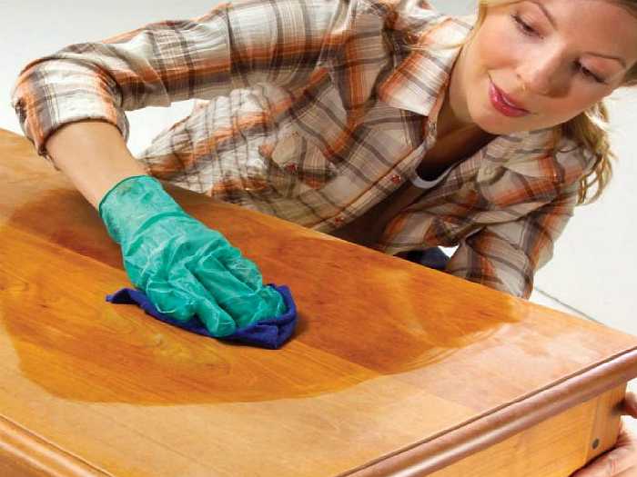Каким средством почистить диван в домашних условиях