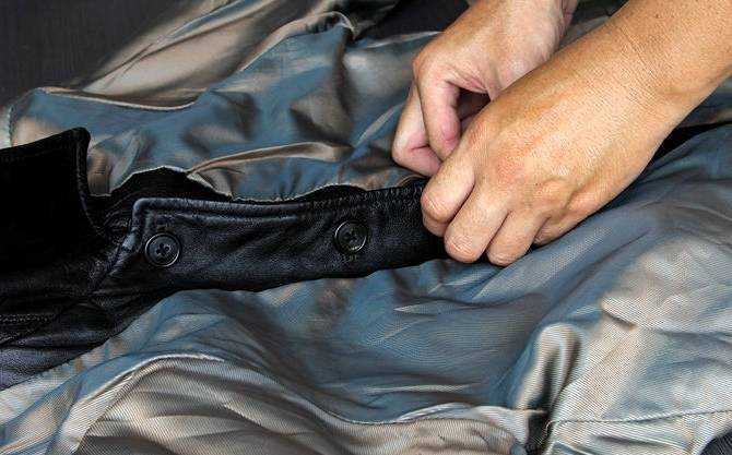 Как постирать кожаную куртку: лучшие способы чистки