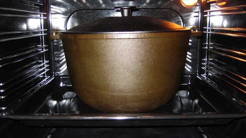 Как подготовить чугунную сковороду перед первым применением: способы прокаливания и уход