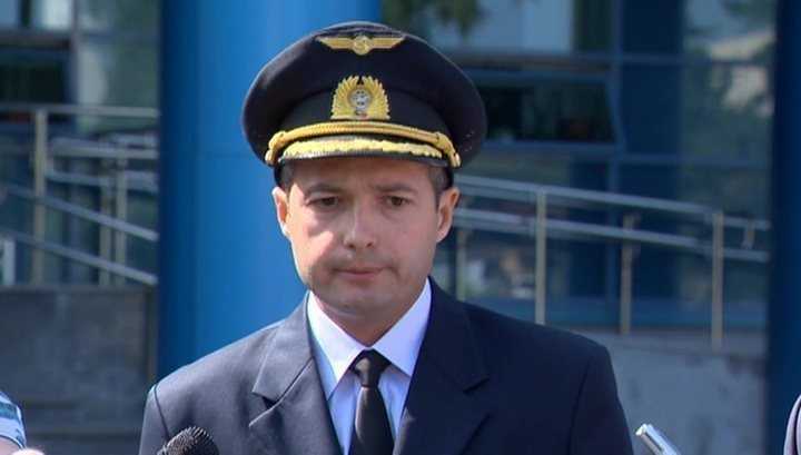 Пилот дамир юсупов: "сначала думали посадить самолет на одном двигателе" | православие и мир
