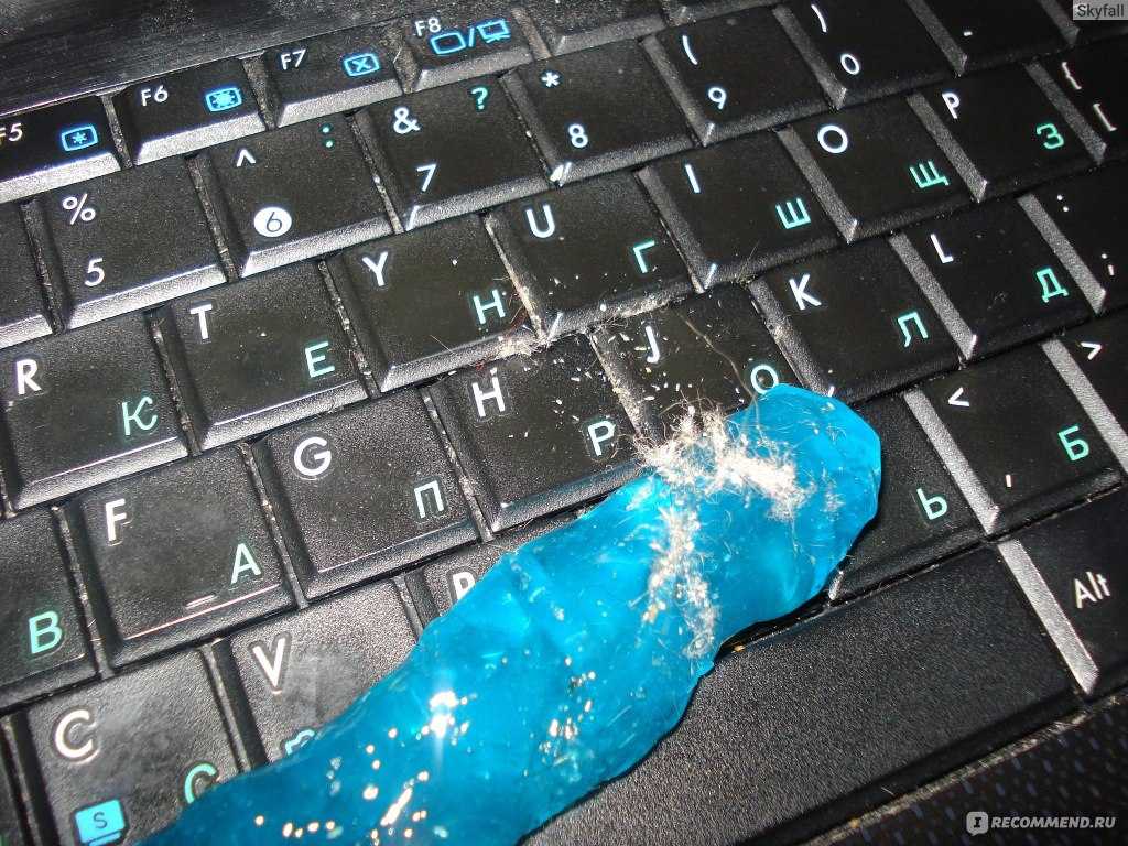 Как снять и почистить клавиатуру на ноутбуке
