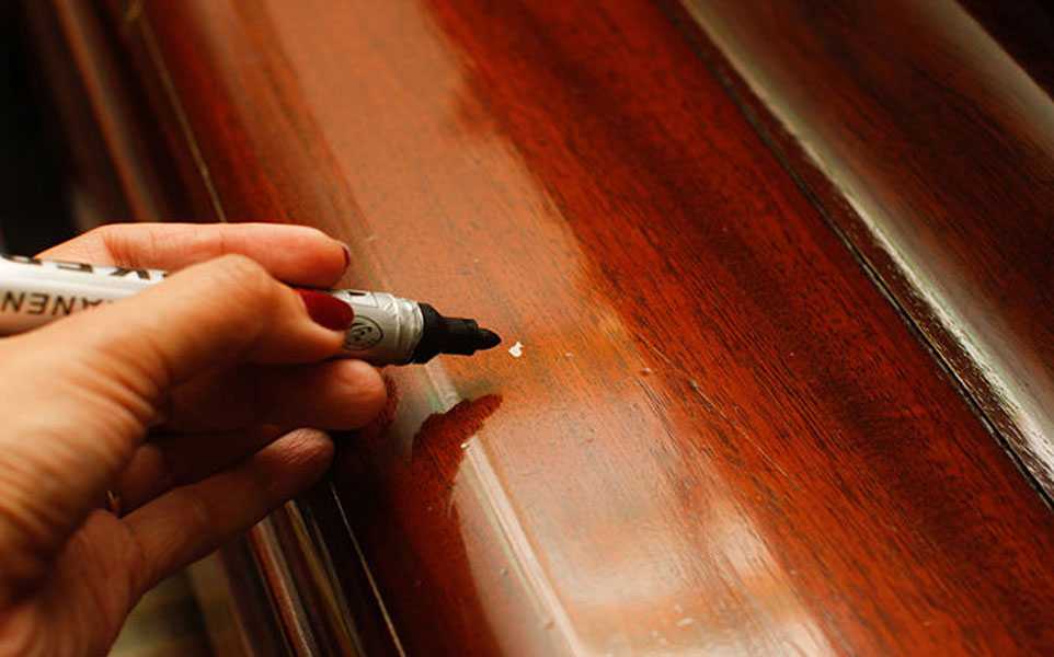 Как устранить царапины на мебели: 8 шагов