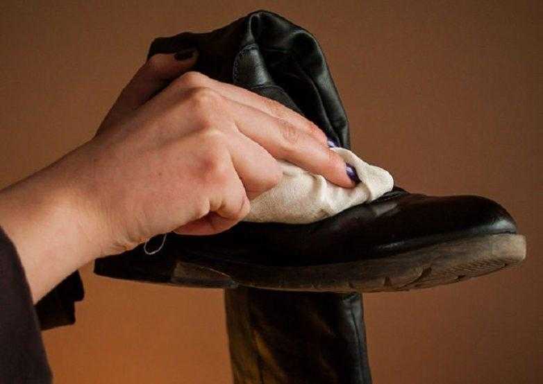 Как почистить обувь из замши, нубука и кожи в домашних условиях