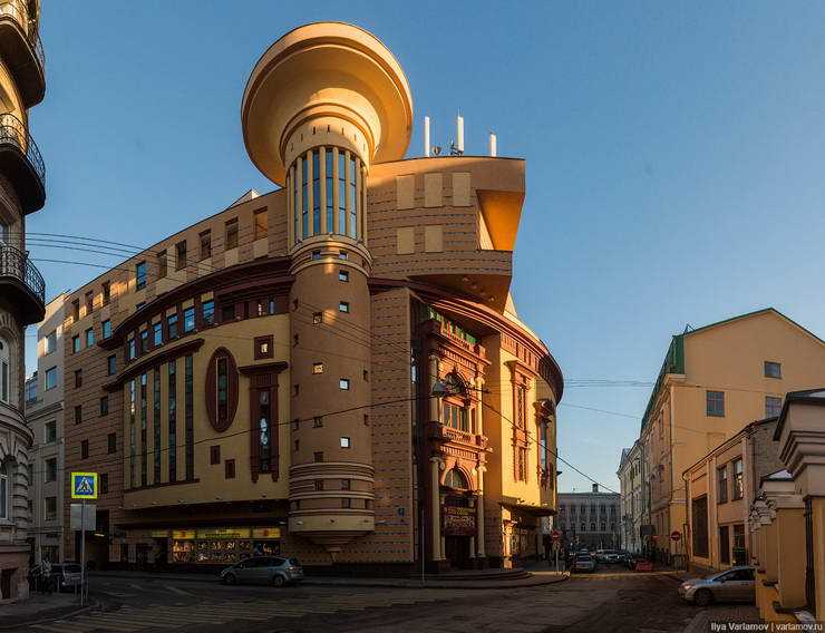 10 необычных зданий россии