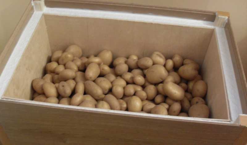 Чем утеплить ящик для хранения картошки на балконе зимой
