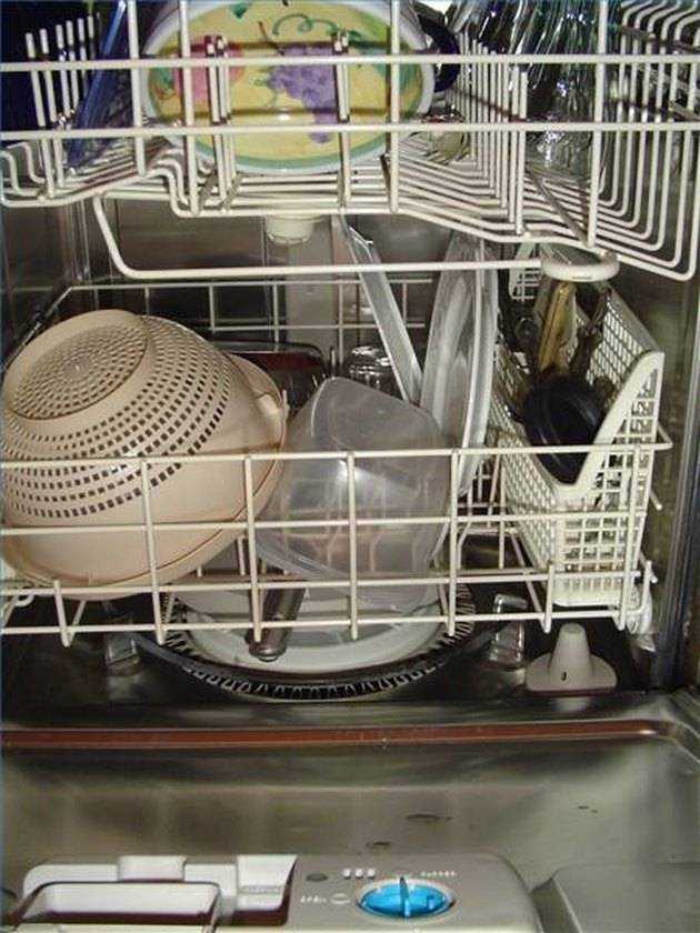 Что можно и нельзя мыть в посудомоечной машине: правила и рекомендации последствия мытья кухонной утвари из различных материалов в автоматической посудомойке. что нельзя мыть и почему в посудомоечной машине. какую посуду класть в пмм можно. как различные