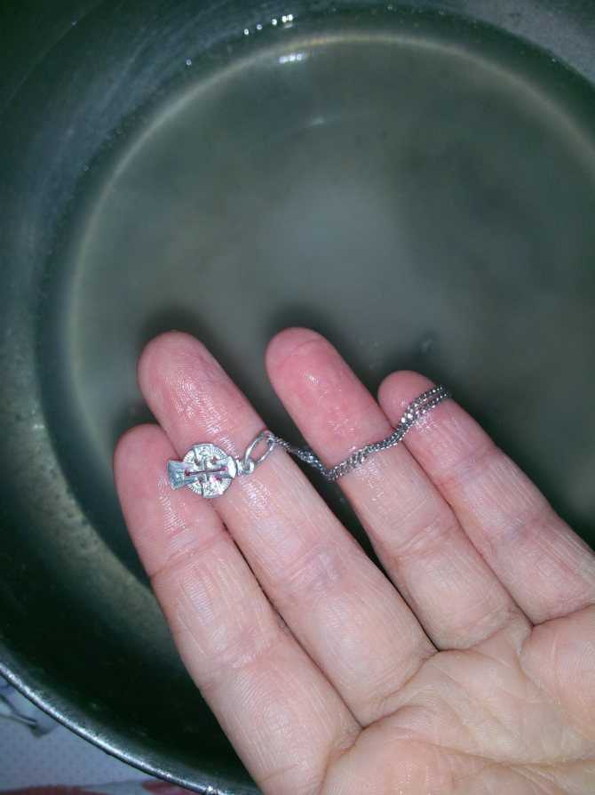Как почистить позолоченное серебро? 10 фото чем почистить позолоту от черноты в домашних условиях