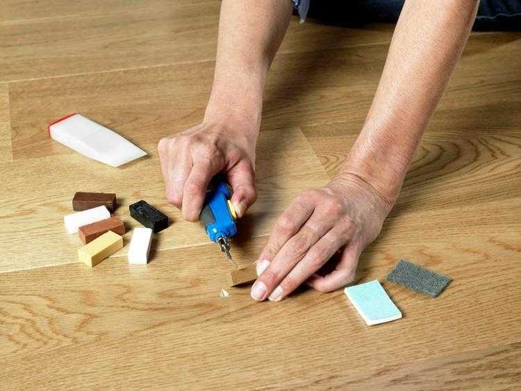 Как убрать царапины с мебели в домашних условиях