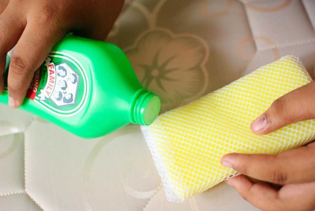 Химчистка матраса, как очистить матрас в домашних условиях