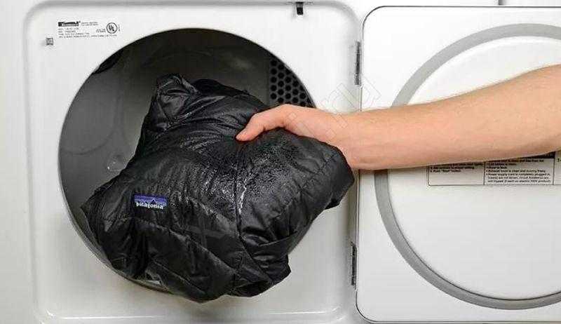 Можно ли стирать куртки на синтепоне в стиральной машинке?