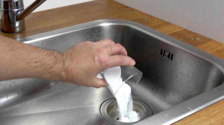 Как прочистить трубы содой солью