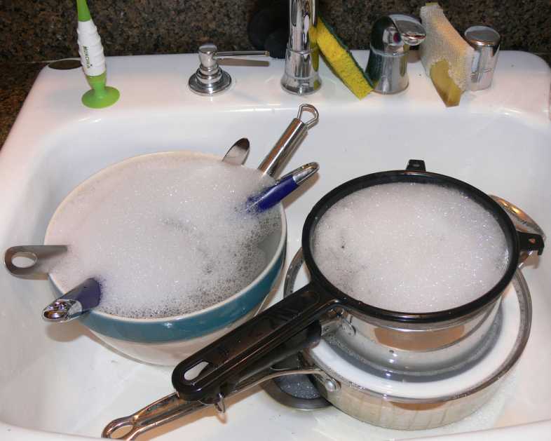 "завтра утром помою". почему нельзя оставлять грязную посуду на ночь