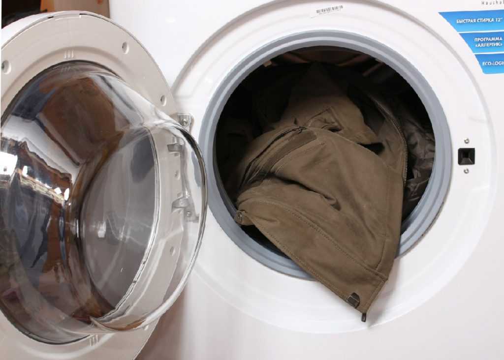 Как стирать пуховик в стиральной машине: чем стирать, в каком режиме, чтобы пух не сбивался