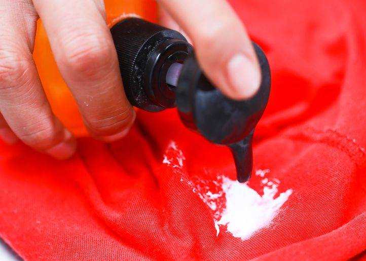Как убрать краску с джинсов: чем очистить и удалить пятна краски