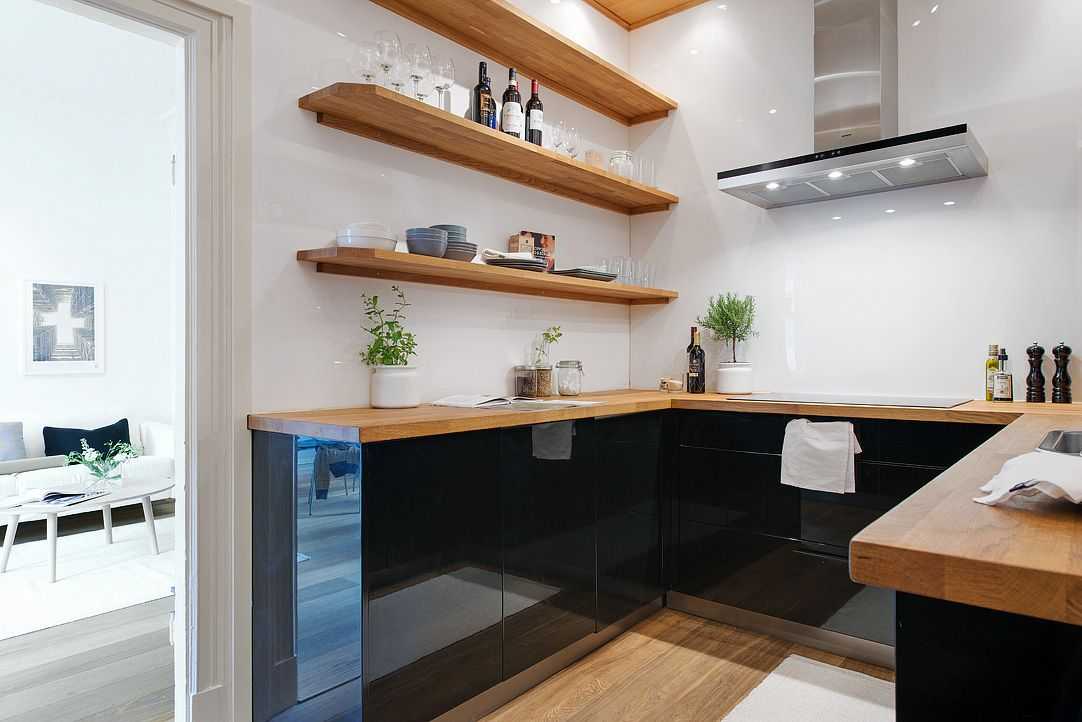 Просто фото: 18 идей для верхних шкафов на углу кухни