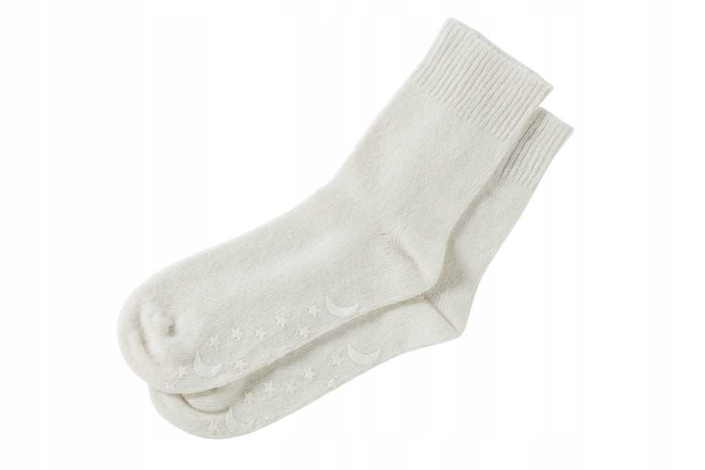 Как стирать носки в домашних условиях: как правильно в стиральной машине, от грязи и черной подошвы, шерстяные, цветные, в мешке для стирки?