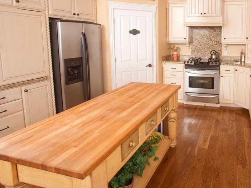 Как сделать своими руками столешницу для кухни из дерева Из какой древесины можно смастерить столешницу для кухни Преимущества и недостатки поверхностей
